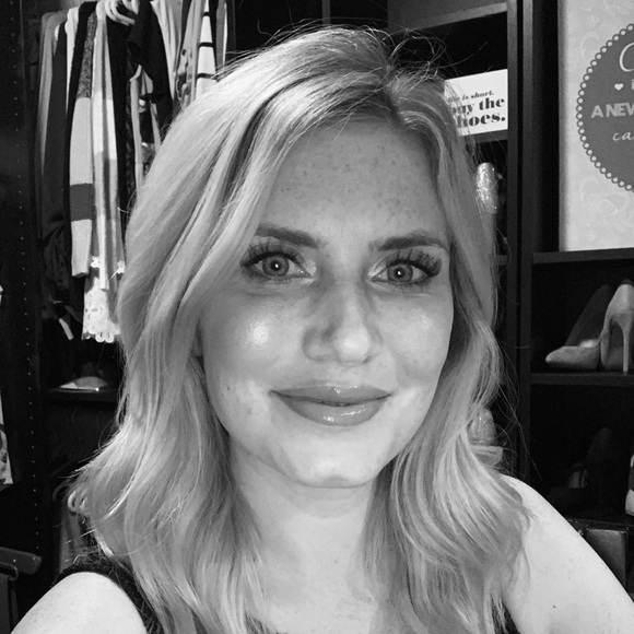 Meet your Posher, Amanda - Picture 1 of 1